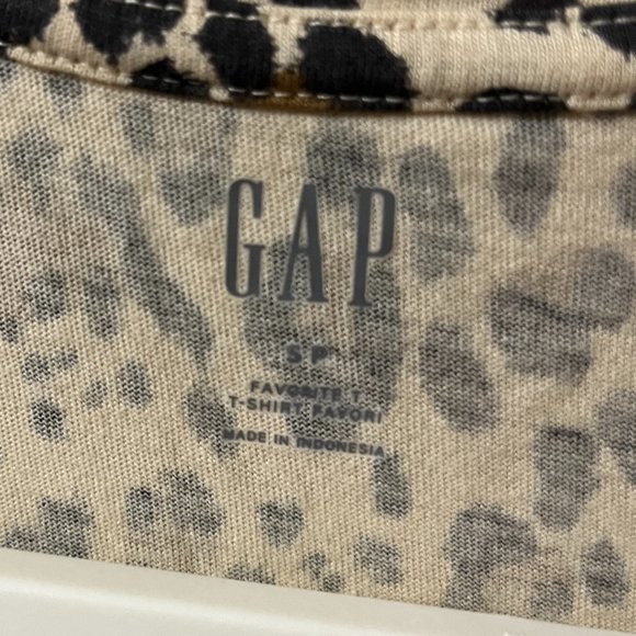 Leopard Print GAP Tee - Picture 4 of 5